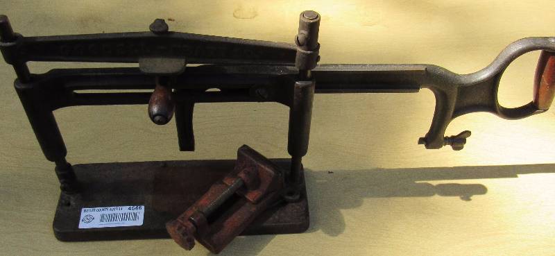 lot 4646 image: Goodell - Pratt Company -Hacksaw in a frame w a small vise attached