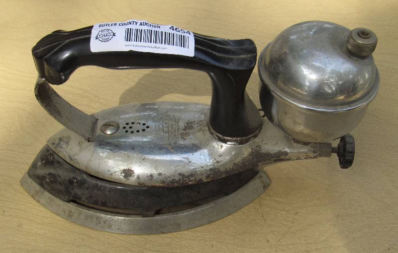 lot 4654 image: Coleman Gas Powered Iron