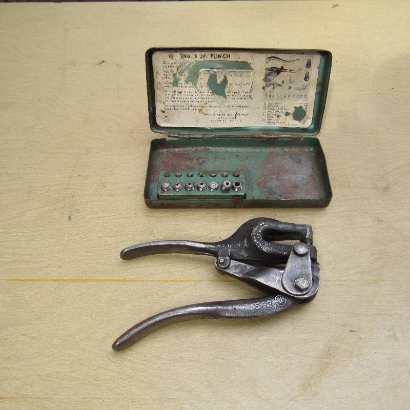 lot 4683 image: Vintage Punch - Whitney Metal Tool Co. - No 5 JR - Rockford, IL - in case