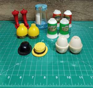 lot 5000 image: Lot Of 7 Vintage Salt And Pepper Shaker Pairs