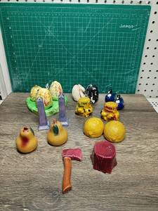 lot 5014 image: Lot Of Many Unique Vintage Ceramic Salt And Pepper Shakers, Fruits, Swans And More