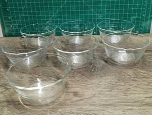 lot 5017 image: Lot Of 7 Pyrex 6 Oz. Bowls
