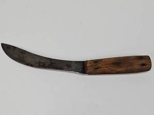 lot 364 image: Antique Curved Blade Skinning Knife 10