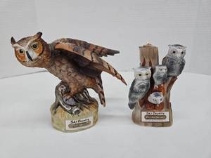 lot 371 image: 2 Ski Country Miniature Owl Whisky Decanters with Flaws