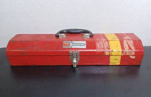 lot 404 image: Vintage 19.5 Waterloo Industries Toolbox