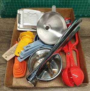 lot 5024 image: Treasure Lot Of Kitchenware