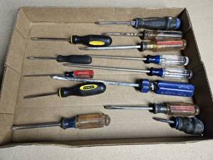 lot 5038 image: Lot of 13 Assorted Screwdrivers...Kobalt, Stanley, & Craftsman