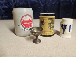 lot 5044 image: Lot of Vintage Mugs & Small Brass Decor