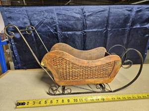 lot 5060 image: Metal & Wood Sleigh