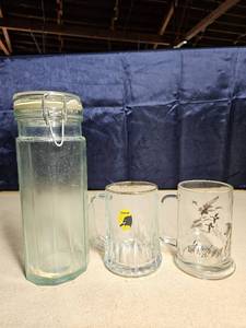 lot 5067 image: Light Green Glass Canister Hermetic Made In Italy 11T, & 2 Mugs