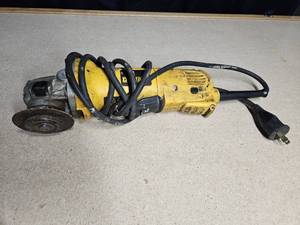 lot 5079 image: Dewalt 4.5 Angle Grinder