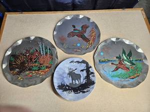 lot 5085 image: Lot of Hand-Painted Wildlife Decor on Metal
