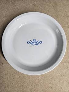 lot 5089 image: Corning Ware Blue Cornflower 9 Pie Plate P-309