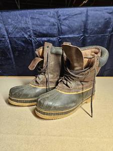 lot 5093 image: Thinsulate Boots Size 10