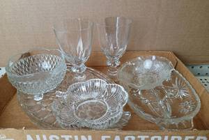 lot 5097 image: Treasure Lot Of Vintage Glassware