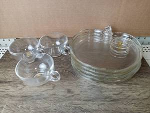 lot 5106 image: Lot Of Glass Snack Embossed Apple Shaped 4 Plates And 3 Cups