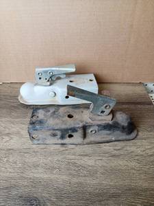 lot 5110 image: Lot Of 2 Tow Hitch Ball Couplers, Shelby 178 Ball