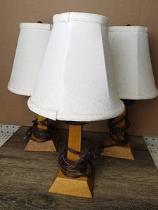 lot 5111 image: Lot Of 3 Vintage 16 Wooden Bedside Lamps