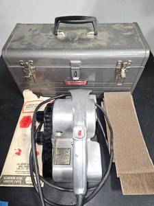 lot 441 image: Craftsman 2 Speed Commercial 4 Belt Sander 315.22620 & Sandpaper in Toolbox