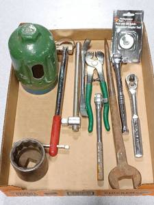 lot 5114 image: Lot of Miscellaneous Tools - Includes a Vintage Craftsman 38 Drive Ratchet - # T2W - 44808