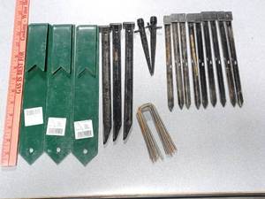 lot 5121 image: Lot of 30 Different Sized Stakes