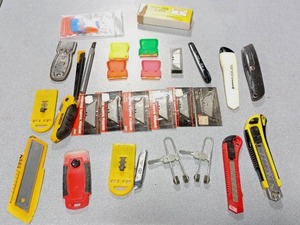 lot 5122 image: Lot of Box Cutters, Scrapers, & Blades