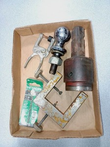 lot 5124 image: Lot of Miscellaneous Tools, Including a 1 78 Hitch