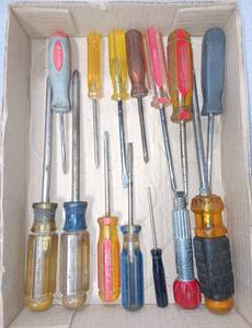 lot 5129 image: Lot of Screwdrivers, Craftsman, Stanley & Other Brands & Multiple Sizes