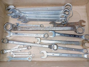 lot 5132 image: Lot of 18 Wrenches - Multiple Brands and Sizes