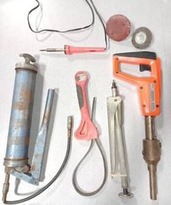 lot 5134 image: Lot of Tools - Grease Gun, Remington Powder Actuated Tool & Other Item