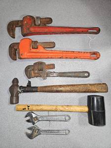 lot 5141 image: Pipe Wrenches Mallet Crescent Wrenches and Hammer