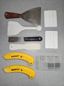 lot 5143 image: Putty Scrapers Blades and More