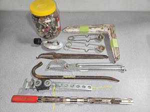 lot 5151 image: Flat of Tools Shelf Brackets Strikers Pipe Cutter and More