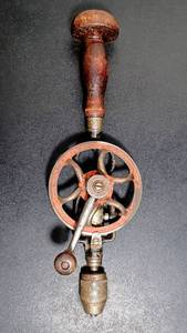 lot 15 image: WOW Antique Goodell-Pratt Two-Speed Ratcheting Hand & Breast Drill # 259 - Pat. Sept. 16, 1924