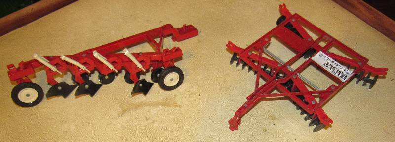 lot 7021 image: Lot of 2 - Toy Tractor Attachments - Flex Fold Planters - Red Metal Replicas - Good Condition  Minot Scratches