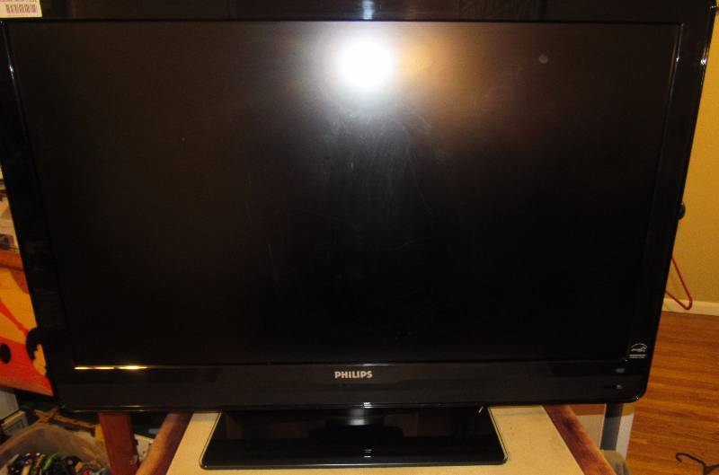 lot 7931 image: Phillips Flat Screen Model 42PFL3603D S# YA1A0838010968 LCD Screen