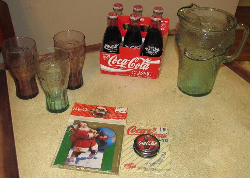 lot 7933 image: Coca Cola Collectors Assortment - 3 Glasses, 1 UNOPENED 6 pack, 1 Glass Pitcher, 5 Gift Cards Envelopes NEW - Yo-Yo - WOW
