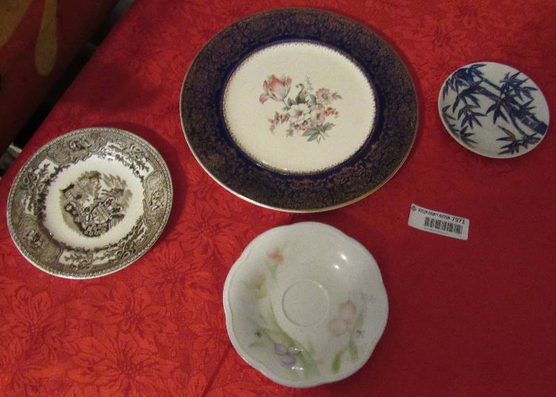 lot 7971 image: Lot of 4 Plates - various sizes - MIKASA Rondo, The Farmers State Bank, Black & White Decorative and more See Photos