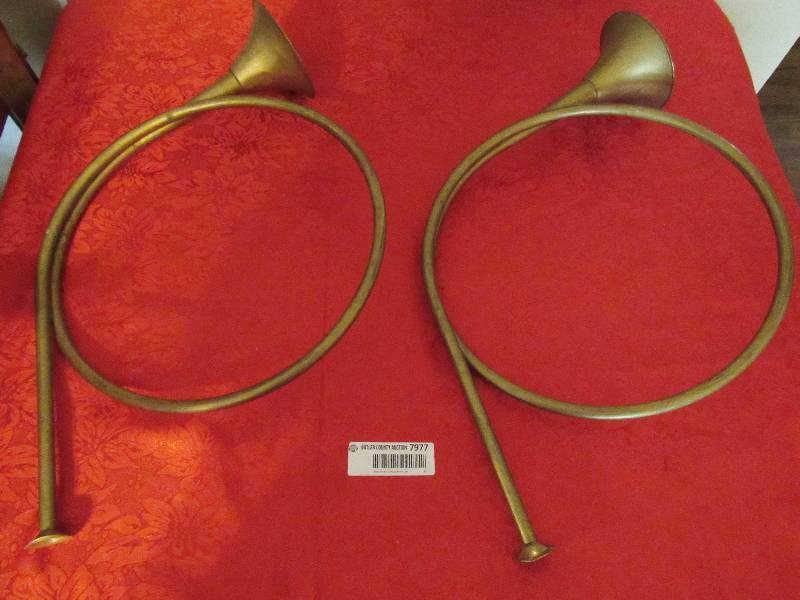 lot 7977 image: Lot of 2 Brass Angel Horns - Great Decor for the Holidays or crafts