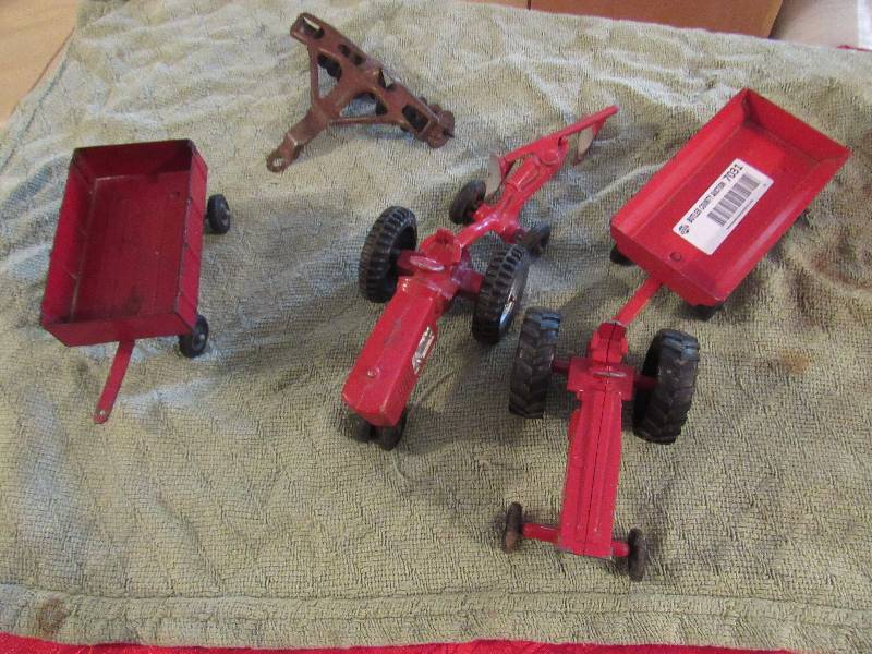 lot 7031 image: International Tractor Toy Replica w Trailer & Plow Attachments - WOW