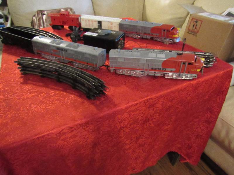 lot 7036 image: Old Train Set w 2 Engines, 3 Box Cars, 1 Caboose, Track (4 straight & 8 curved) Electrical Power Box - Works Good