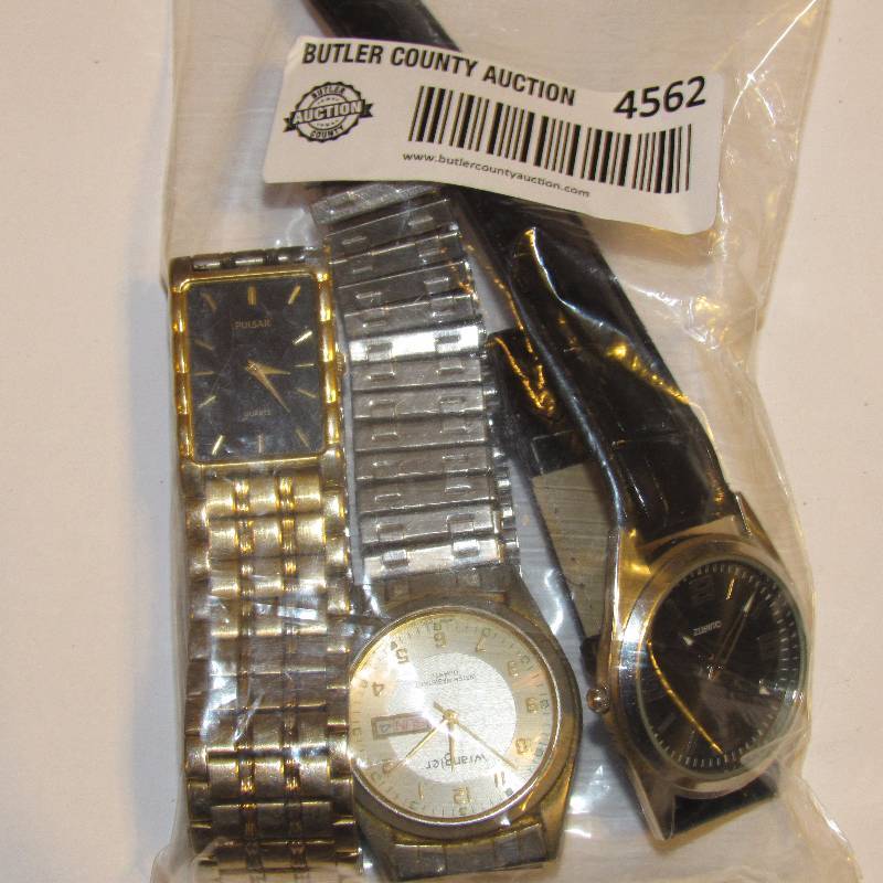 lot 4562 image: 3 Mens Watches - Wrangler, Pulsar & Quartz - NICE