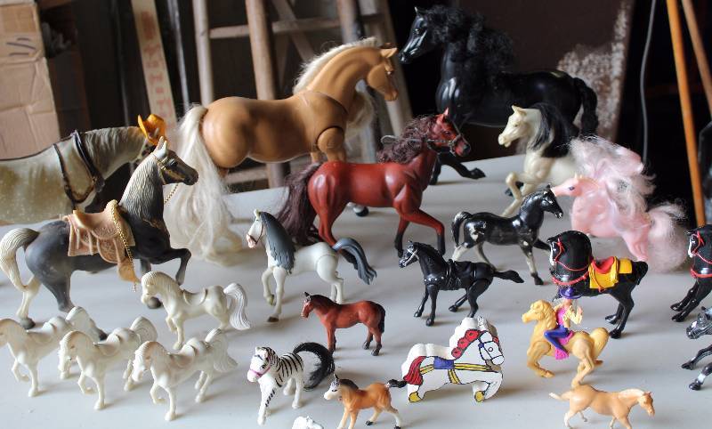 lot 4512 image: Lot of Horse Figurines - See Photo for Qty and More Details