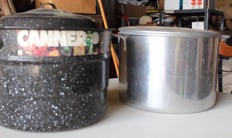 lot 4516 image: Lot of 2 Waterbath Canning Pots  Cookware - A great find