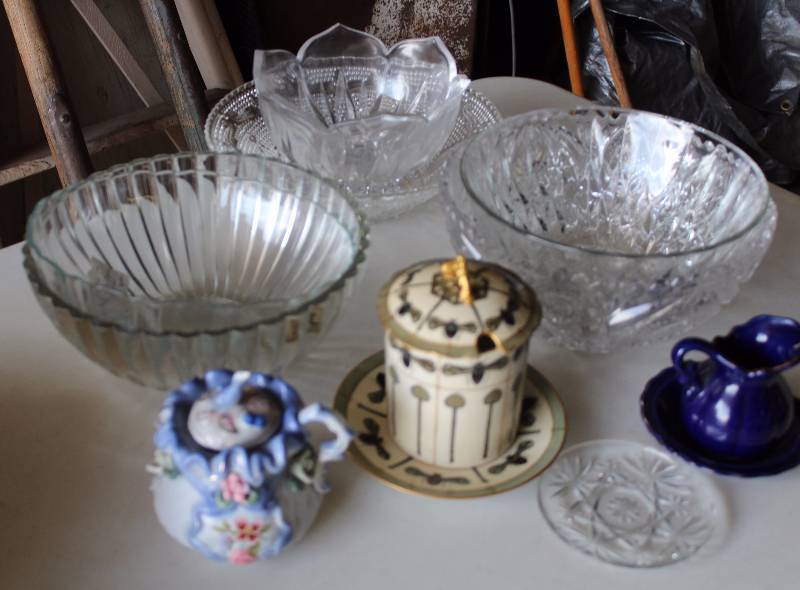 lot 4526 image: Assorted, Unique Glassware, Bowls, Etc. See Photo
