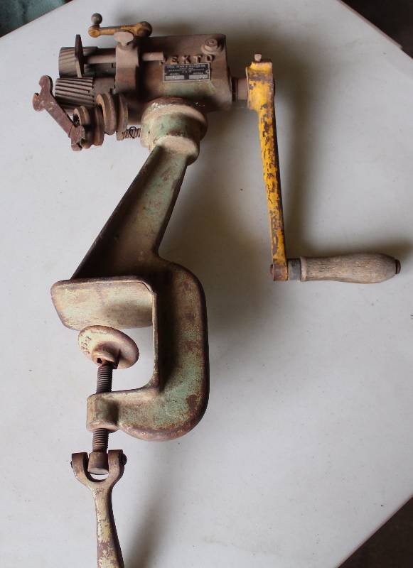 lot 4279 image: PEXTO Crimper - Peck, Stow & Wilcox Co. - M# 581 - S# 1755 - WOW