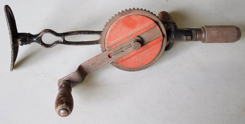 lot 4283 image: Hand Crank Drill