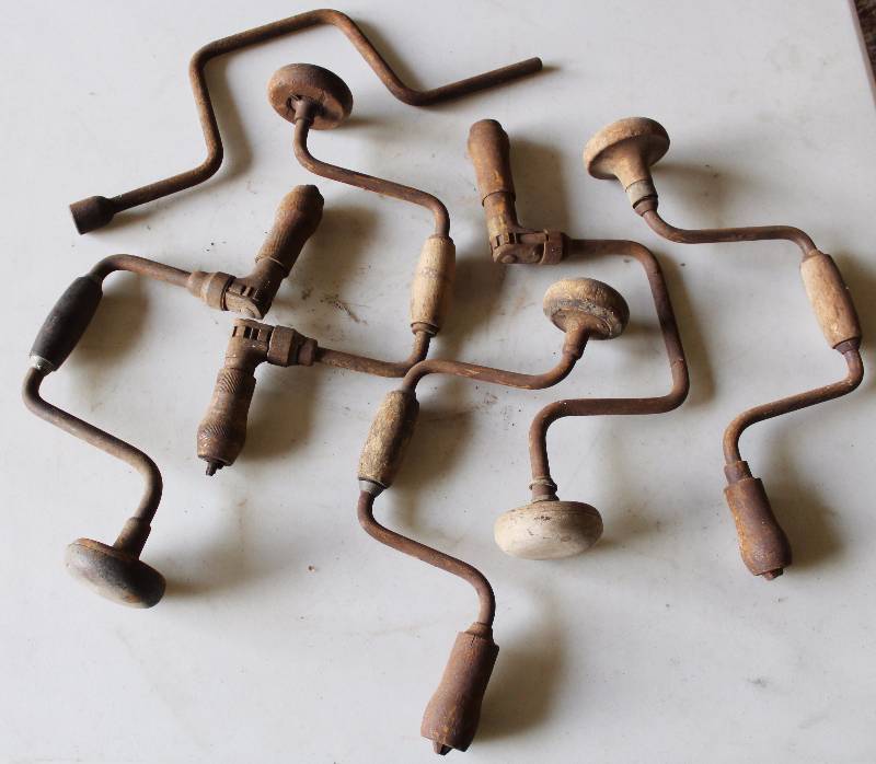 lot 4285 image: Assorted Hand Braces - Hand Drills -  See Photos