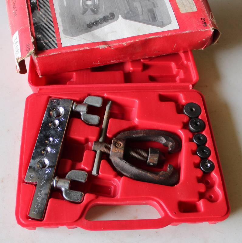 lot 4287 image: KD Double Flaring Tool Set in the Case - See photos