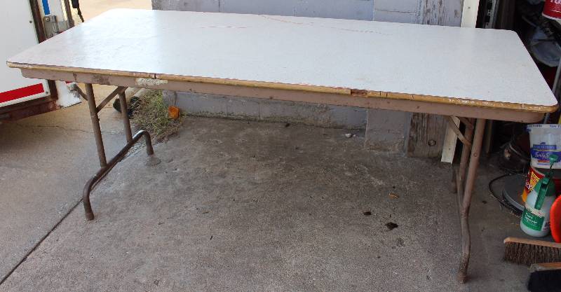 lot 6107 image: Folding Table - 6